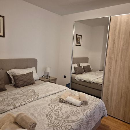 Apartments Antolovic เวอร์ซาร์ ภายนอก รูปภาพ