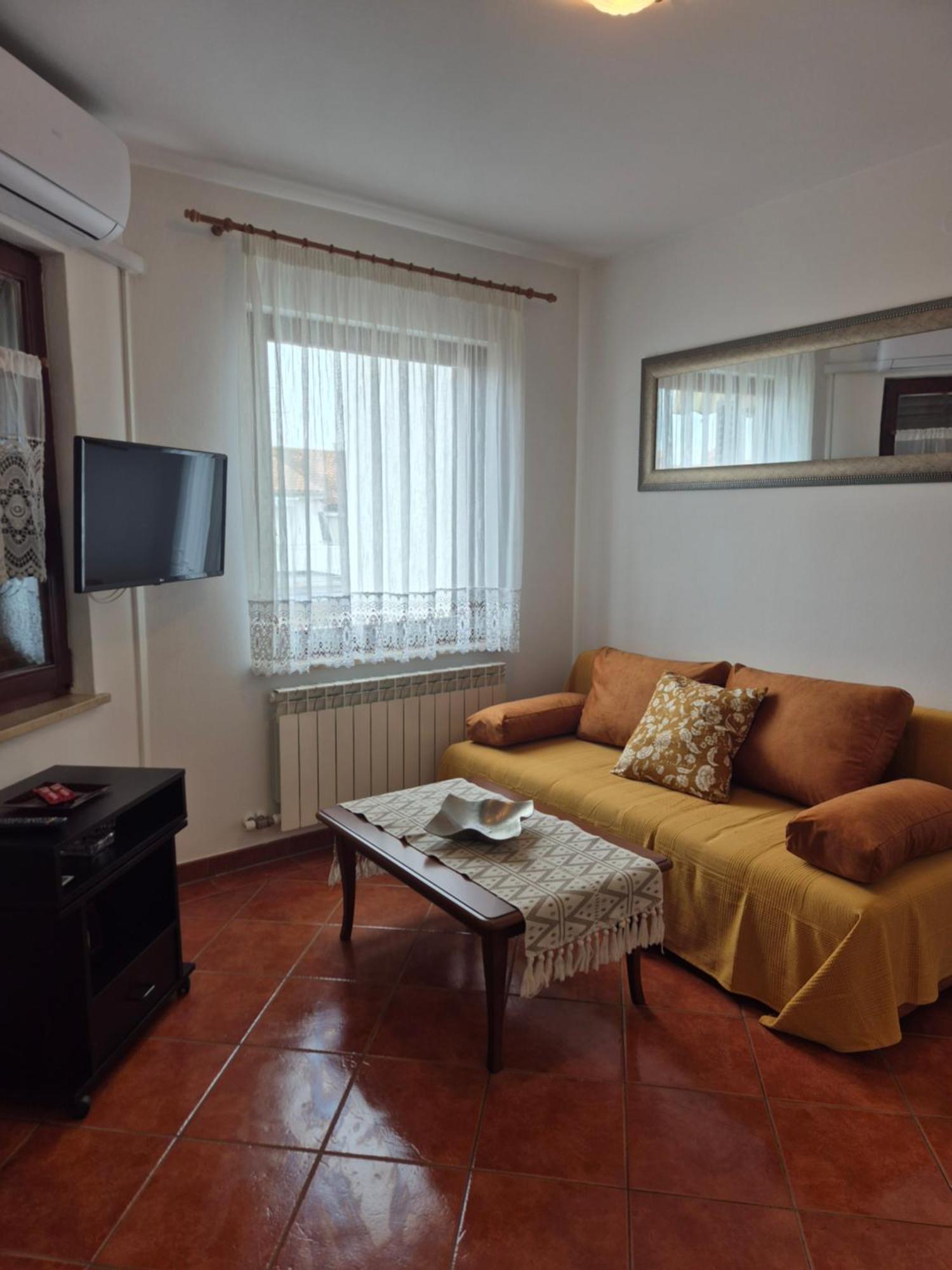 Apartments Antolovic เวอร์ซาร์ ภายนอก รูปภาพ