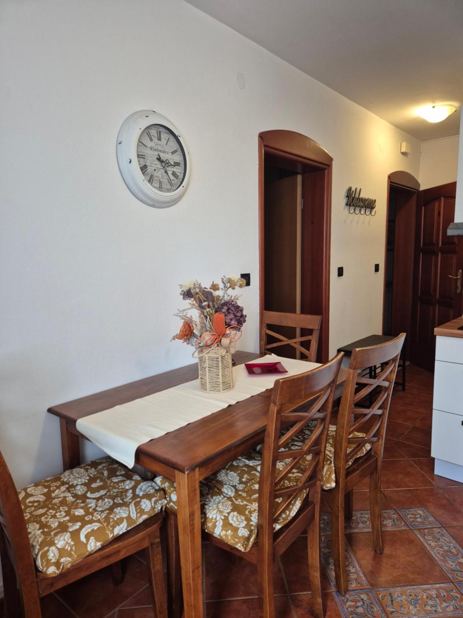 Apartments Antolovic เวอร์ซาร์ ภายนอก รูปภาพ
