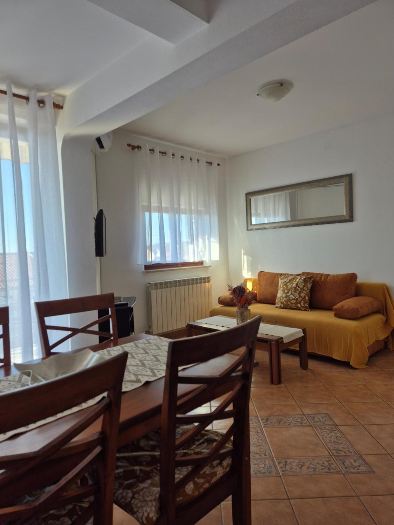 Apartments Antolovic เวอร์ซาร์ ภายนอก รูปภาพ