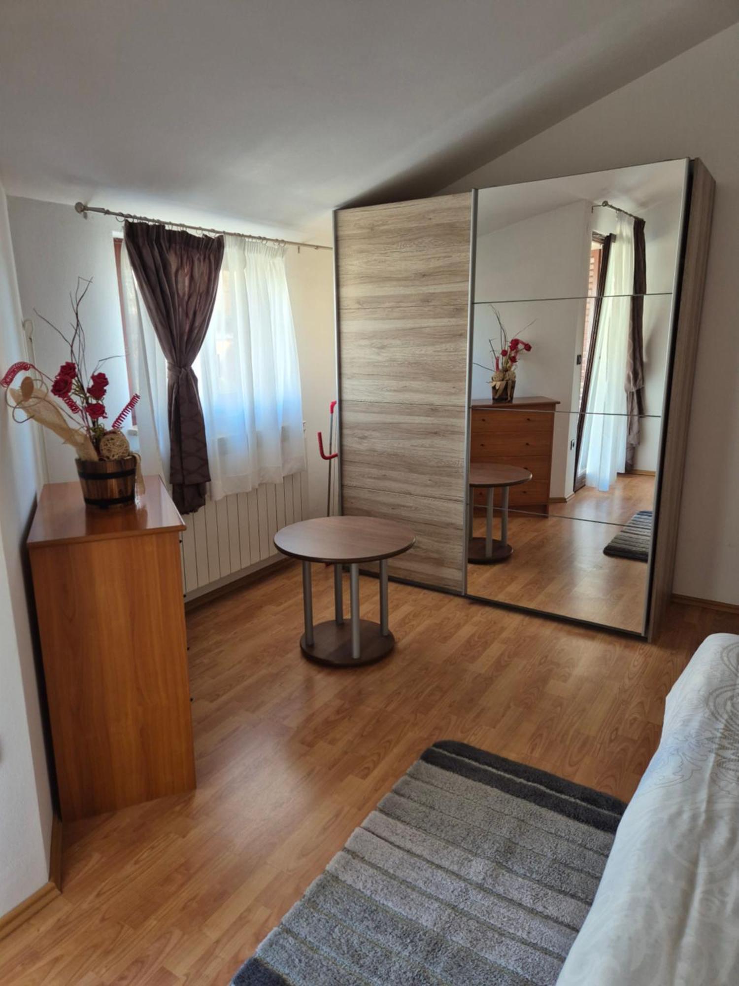Apartments Antolovic เวอร์ซาร์ ภายนอก รูปภาพ