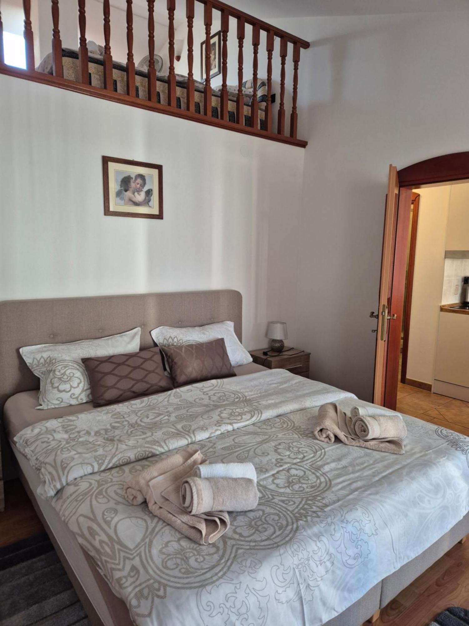 Apartments Antolovic เวอร์ซาร์ ภายนอก รูปภาพ